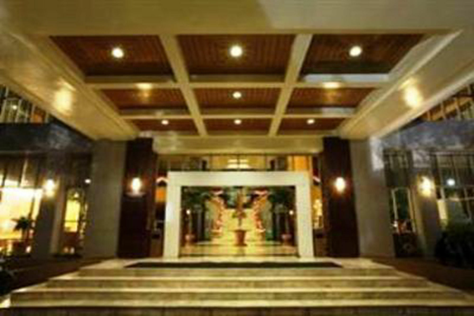 Diamond Plaza Hotel Surat Thani Exterior foto